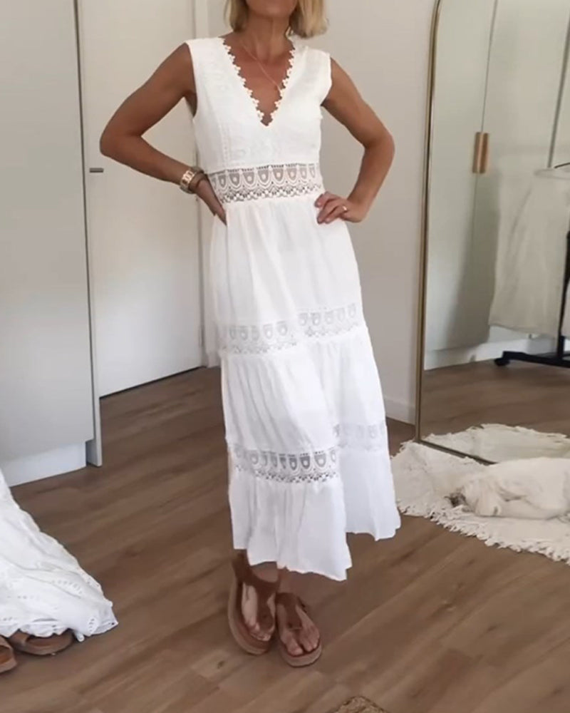Amani | Elegancka Sukienka Midi z Koronką i Dekoltem w Serek