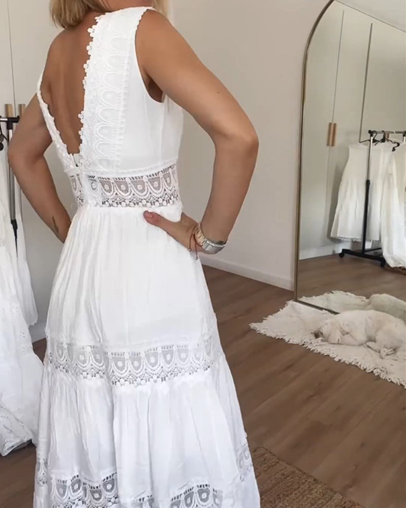 Amani | Elegancka Sukienka Midi z Koronką i Dekoltem w Serek